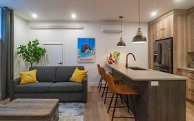 883 Suite 102 Bromont Vieux Village 2Cac , Foyer